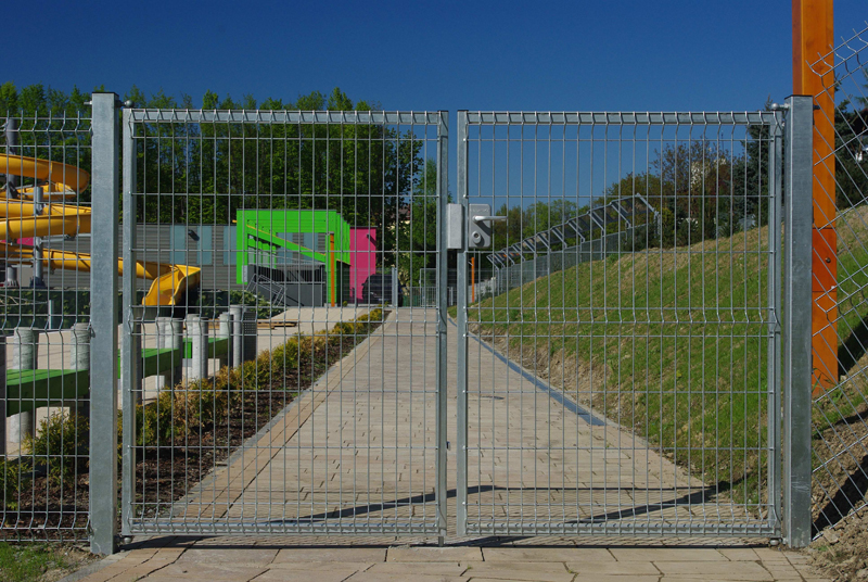 Dvoukřídklá brána a branka Vsetín