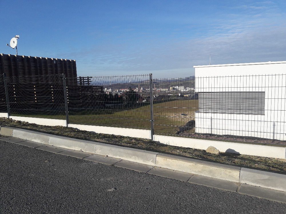 Realizace moderního oplocení rodinného domu na Vsetíně